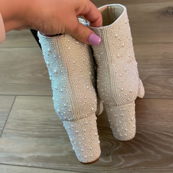 Betsey Johnson Cady Ivory Booties - Picture 6 of 16